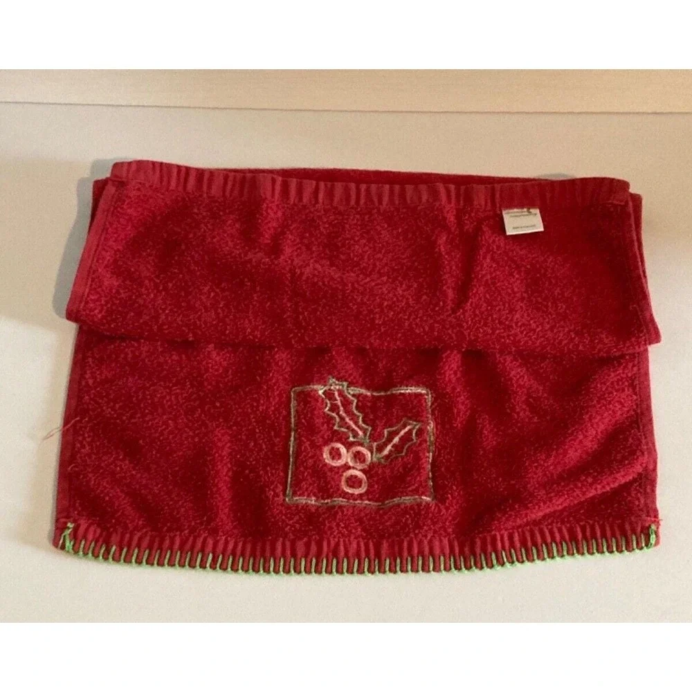 Christmas Hand Towel Set of 4 Red Green Appliqué Snowman Holly Embroidery